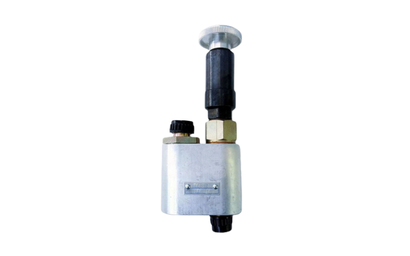 Hand pump