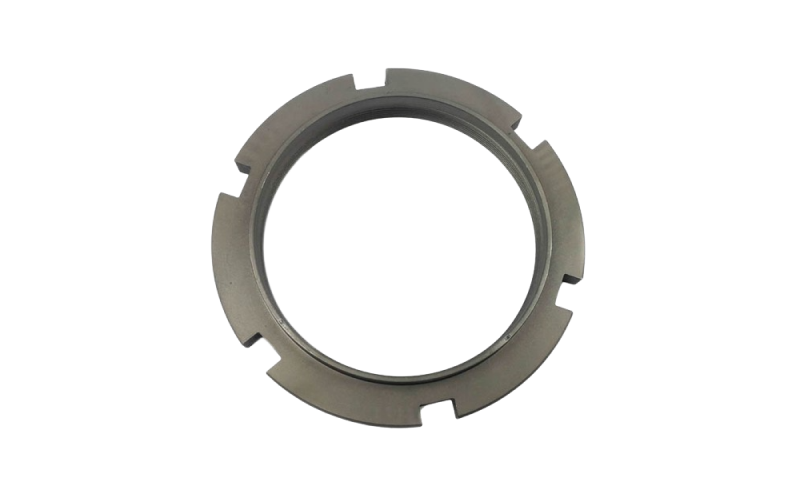 Axle nut